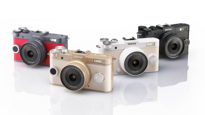 Die kleinste Systemkamera: Pentax Q-S1 im Retro-Look