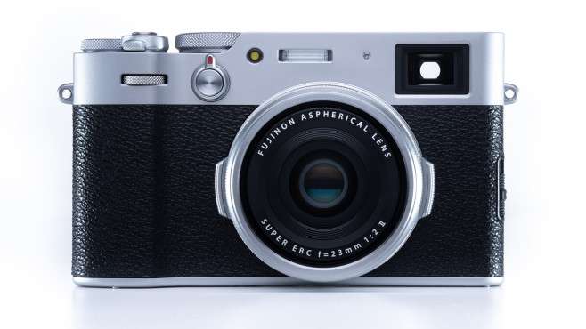 Fujifilm X100V: Edel-Kompaktkamera mit Doppel-Sucher