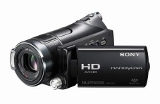 HDR-CX11E: Sony bringt HD-Camcorder mit Lächelautomatik